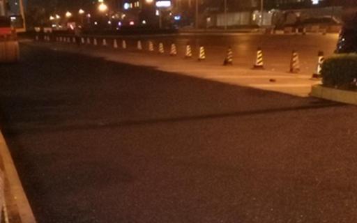 望京路面瀝青攤鋪夜間施工 (2)